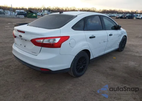 2012 Ford Focus S z USA, uszkodzony, nr VIN 1FAHP3E26CL433454